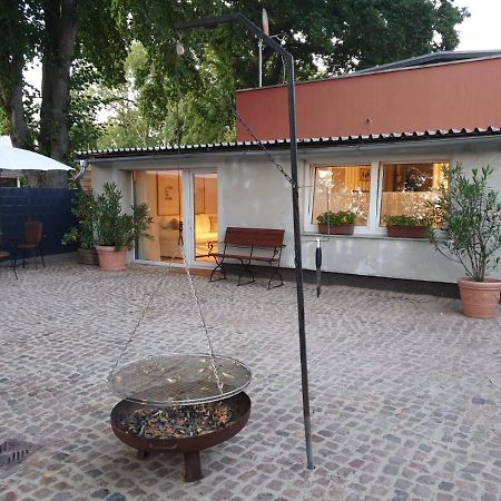 Ferienwohnung Lindenhof, Zentrumsnah Mit Terrasse Und Grillmoeglichkeit Magdeburg Exterior foto