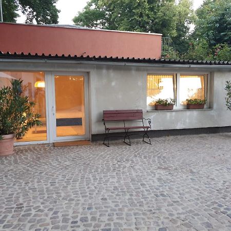 Ferienwohnung Lindenhof, Zentrumsnah Mit Terrasse Und Grillmoeglichkeit Magdeburg Exterior foto